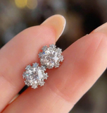 KHUYÊN TAI KIM CƯƠNG NHÂN TẠO MOISSANITE BÔNG TUYẾT