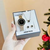 ĐỒNG HỒ ARMITRON GOLD MẶT ĐEN KÈM DÂY CHUYỀN VÀ BÔNG TAI 75/5796BKGPST