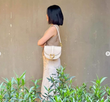 TÚI XÁCH NỮ CNK TRƯNG BÀY GABINE SADDLE BAG 80781412