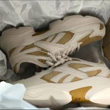 GIÀY THỂ THAO REEBOK NÂU GV8834