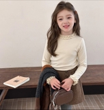 ÁO BÉ GÁI DÀI TAY CỔ BÈO TRẮNG BE AMBB.KIDS