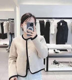ÁO KHOÁC ZR BE DÁNG NGẮN VIỀN ĐEN 8372/048