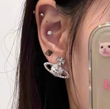 KHUYÊN TAI VIVIENNEWESTWOOD 62020033