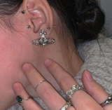 KHUYÊN TAI VIVIENNEWESTWOOD 62020033