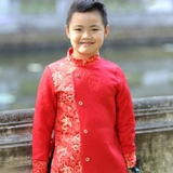 ao-dai-be-trai-cach-tan-gam-in-rong-mau-do-mamla