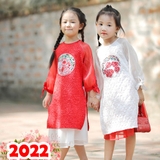 ao-dai-cach-tan-cho-be-gai-hinh-theu-ca-vong-nguyet-set-ao-kem-chan-vay-2-lop-ma