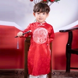 ao-dai-doi-be-trai-be-gai-mac-cap-theu-hinh-long-phuong-chat-gam-han-mem-mau-do-