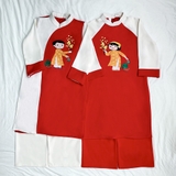 ao-dai-doi-be-trai-be-gai-mac-cap-vai-lua-cheo-mem-mau-do-in-hinh-em-be-tet-kem-