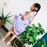 dam-hoa-nhi-nen-xanh-duong-vien-ren-dang-yeu-cho-be-gai