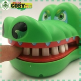 Đồ chơi cá sấu kẹp tay vui nhộn cho bé