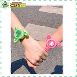 Đồng hồ tinh dầu đuổi muỗi (loại có cánh) bằng dây nhựa an toàn và nhiều mẫu mã cho bé