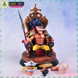 Mô hình đồ chơi - Tứ Hoàng Râu Trắng ngồi ghế  có 2 mặt thay thế- One Piece - Có Hộp Màu