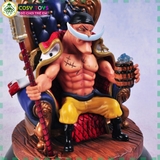 Mô hình đồ chơi - Tứ Hoàng Râu Trắng ngồi ghế  có 2 mặt thay thế- One Piece - Có Hộp Màu