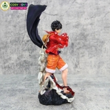 Mô hình OnePiece Luffy cầm áo - cao 28cm - nặng 800gram, Figure OnePiece - có vỏ hộp màu