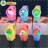 Đồng hồ tinh dầu đuổi muỗi bằng dây nhựa an toàn và nhiều mẫu mã cho bé