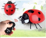 Đồ chơi mô hình con bọ cánh đỏ có điều khiển xòe cánh, kèm nhạc và đèn cho bé khi di chuyển