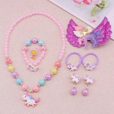 Đồ chơi hộp quà bí ẩn dành cho các bé gái gồm các dụng cụ gương, lược, mắt kính....