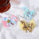 Đồ chơi hộp quà bí ẩn dành cho các bé gái gồm các dụng cụ gương, lược, mắt kính....