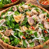 Gà Hấp Lá Chanh Chặt Bóp