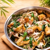 Gà Hấp Lá Chanh Chặt Bóp