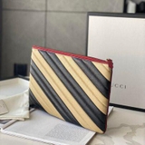 Clutch Gucci trần chỉ sọc