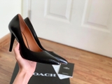 Giày cao gót Coach