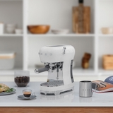 Máy pha cà phê SMEG ECF02WHEU màu trắng