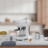 Máy pha cà phê SMEG ECF02WHEU màu trắng