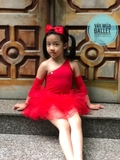 Váy múa lệch vai tay rời đỏ