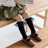 Tất cao cổ viền ren trendy cho bé