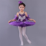 Set váy ballet biểu diễn kèm tất, hoa tay, cài tóc