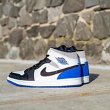 Jordan 1 Mid SE 'Royal Black Toe'