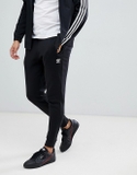 Adidas Jogger pant slim black