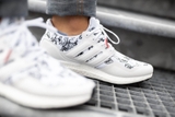 Disney x UltraBoost DNA 'Goofy'
