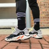 Yeezy Boost 700 OG 'Sóng'