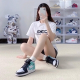 Jordan 1 Mid 'Ngọc Lục Bảo'