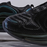 Air Max 720 'Vòng Xoáy Thời Gian'