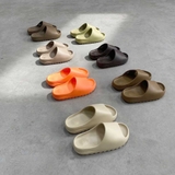 Yeezy Slides 'Core'