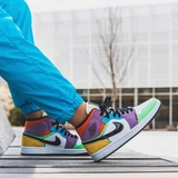 Jordan 1 Mid SE 'Đèn Màu'