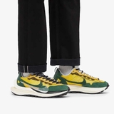 Sacai x Nike VaporWaffle 'Hoa Vàng Cỏ Xanh'