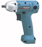 may-siet-bu-long-chay-pin-makita-btw072z