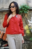 Áo linen thêu tay cổ tim Thêu chim quả TRAVIS