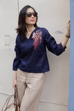 Áo linen thêu tay cổ tim Thêu chim quả TRAVIS