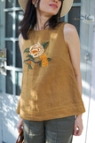 Áo top linen sát nách thêu lan LALALAND