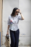A261 Áo sơ mi linen cột dây 1 bên CALLA thêu tay hoa loa kèn