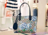 Túi Gucci Tote Reversible Gucci Blooms Small 546323CU71X8499