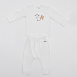 bo-quan-ao-dai-tay-cuc-bam-vai-mau-trang-boube-vai-cotton-organic