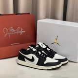 Giày Nike Air Jordan 1 Low SE Vintage Panda FB9893-101