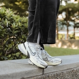Giày Nike V2K Run Summit White Metallic Silver FD0736-100
