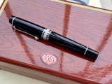 Bút Máy Aurora Optima Black Resin Chrome Plated